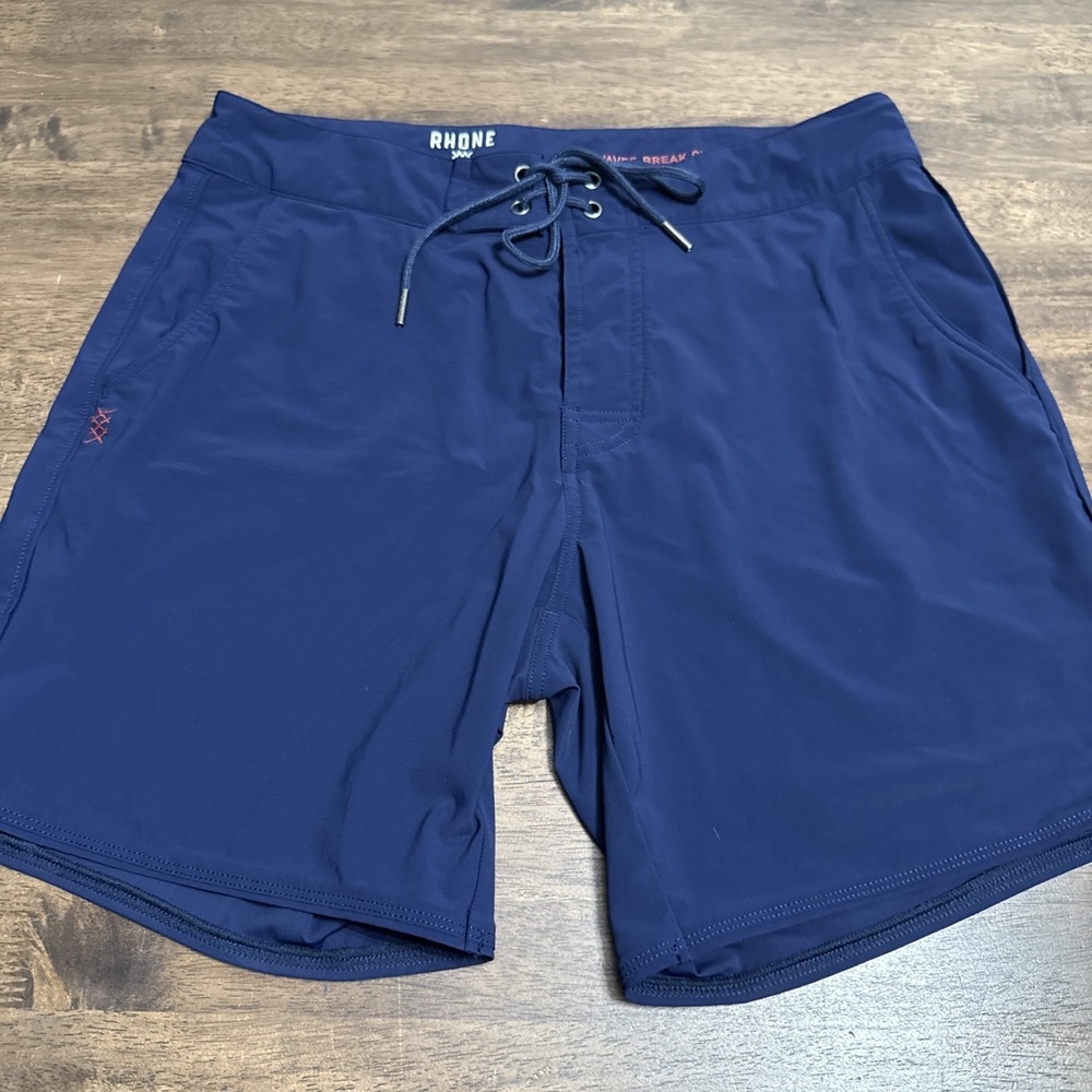 Rhone Shorts 31 Navy Blue Boardshorts Swim Trunks Waves Break On The Shore